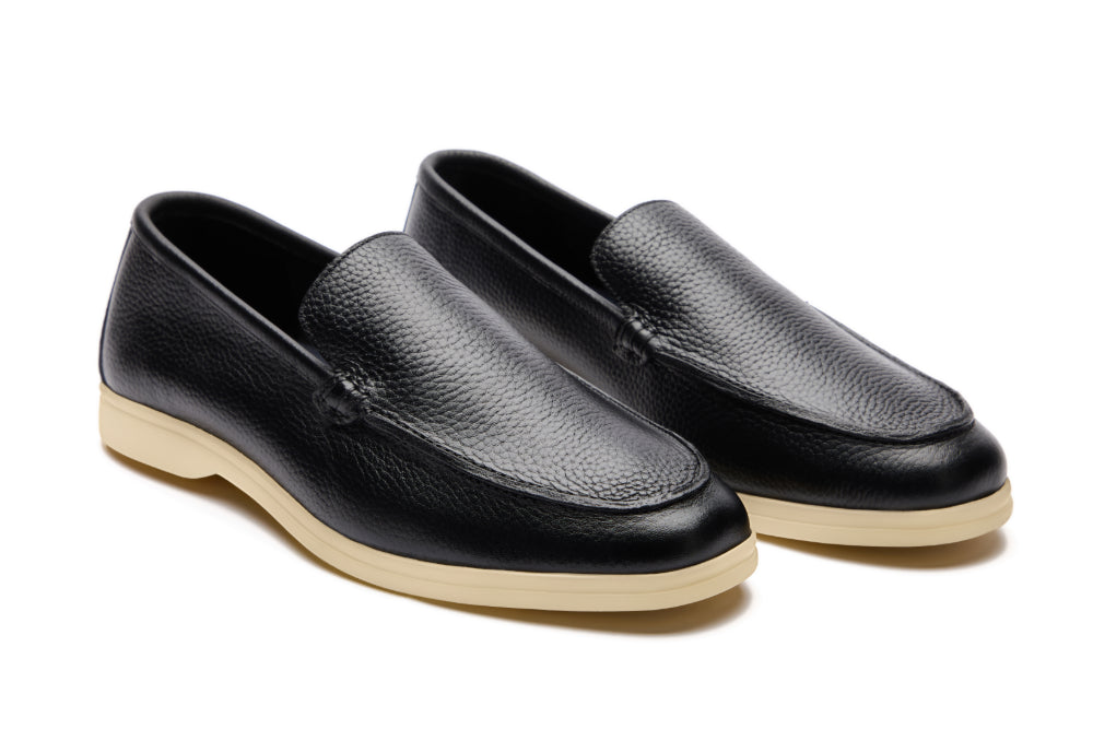 Yacht Loafers in Black Milled with cream sole