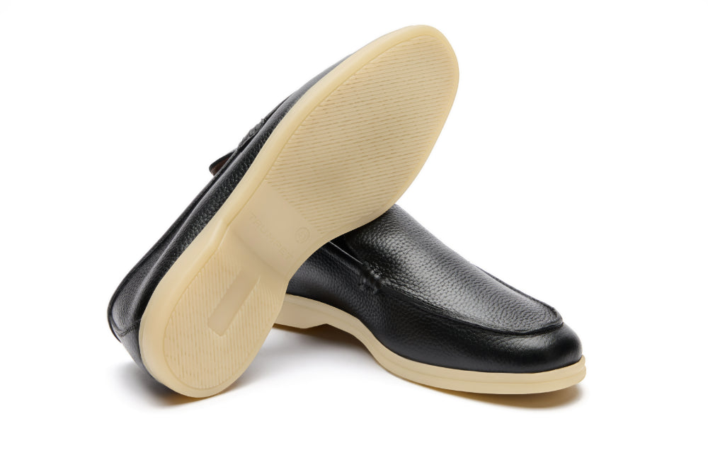 Yacht Loafers in Black Milled with cream sole