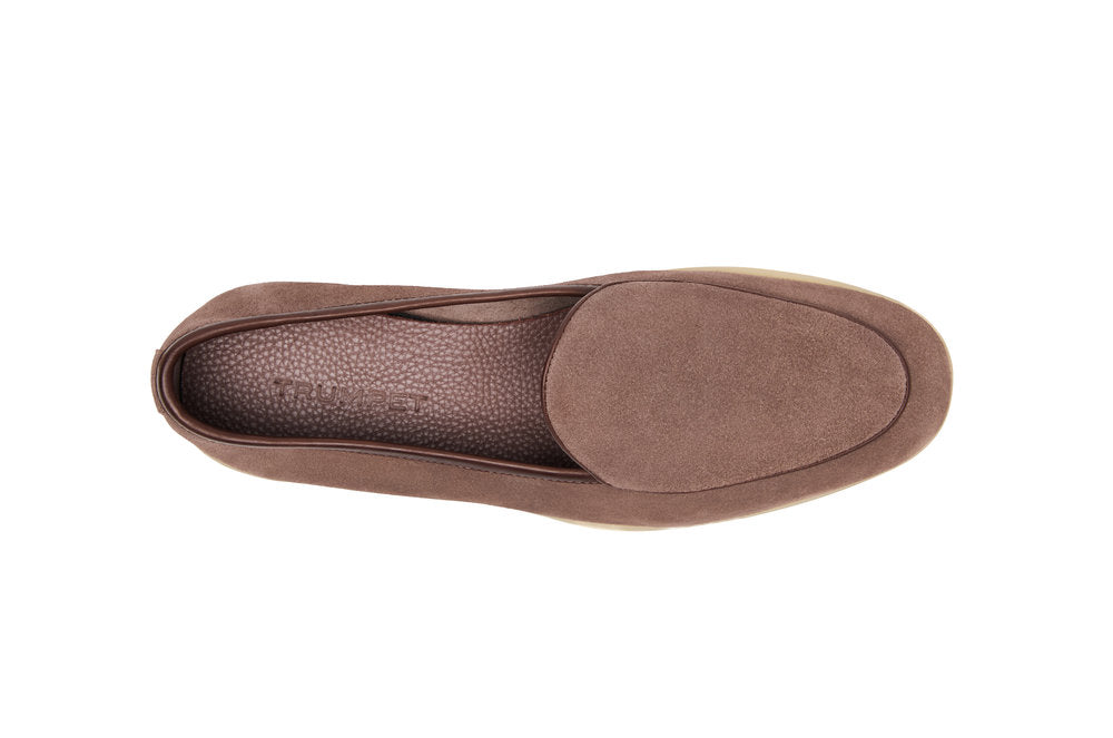 Belgian yacht loafers in Mocha Suede
